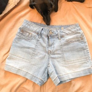 vintage denim shorts!!